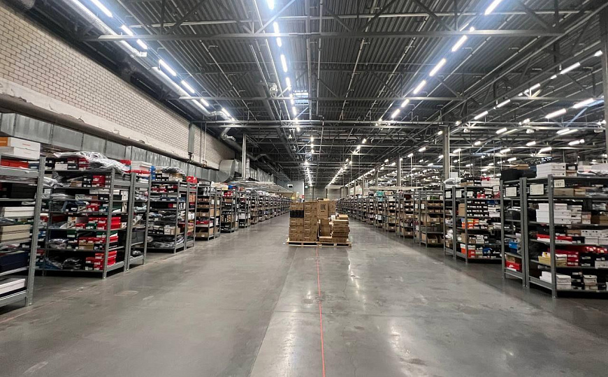 Складские и торговые площади от 3000 м.кв. в ТЦ МЕГА Химки фото