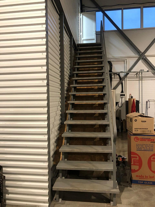 Аренда тёплого помещения 630 м² фото