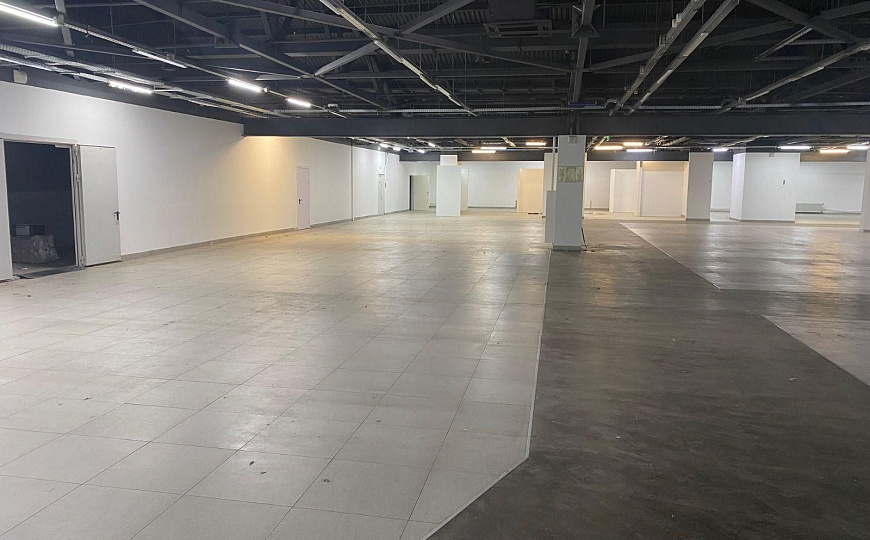 Помещение в крупном ТЦ от 300-2000м2 фото