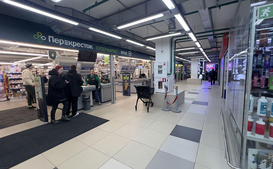 Помещение в крупном ТЦ от 300-2000м2 фото