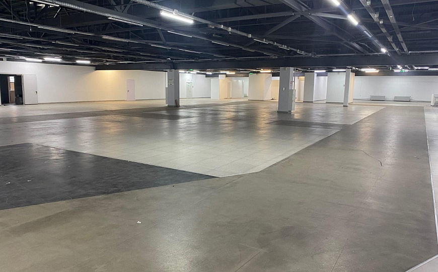 Помещение в крупном ТЦ от 300-2000м2 фото