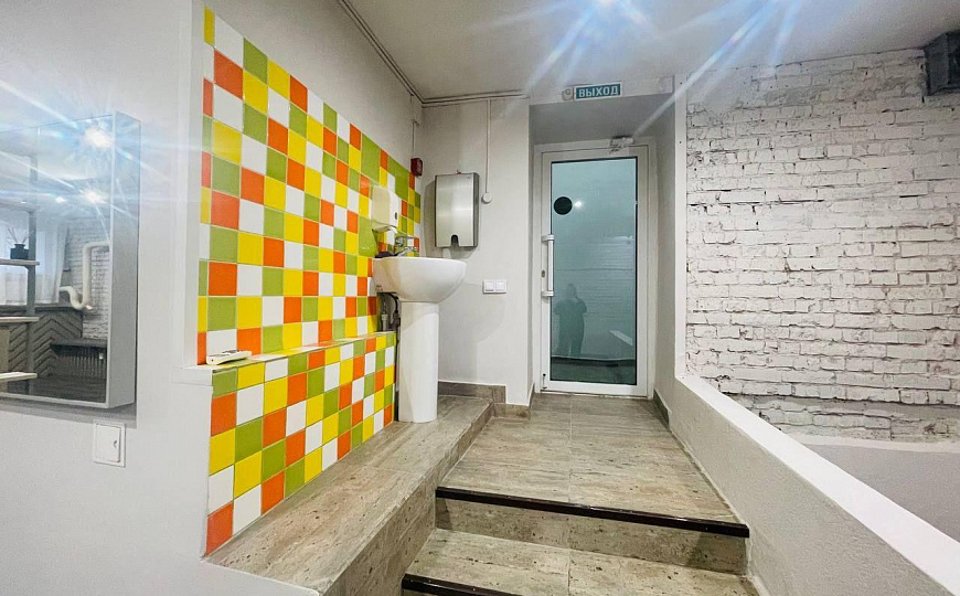 Продам помещение на 1 линии в центральной части города фото