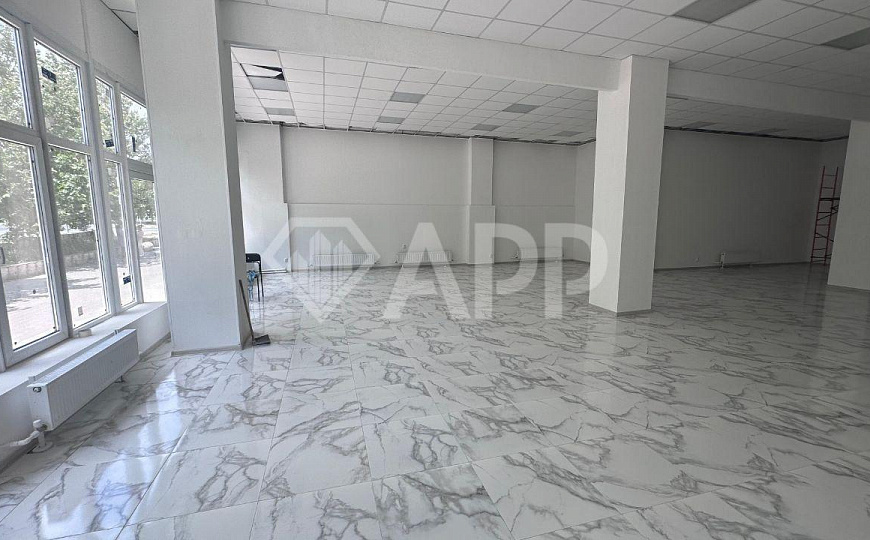 Сдаю торговое помещение, 80 м² фото