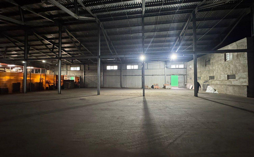 Сдам складское помещение,1200м2 фото