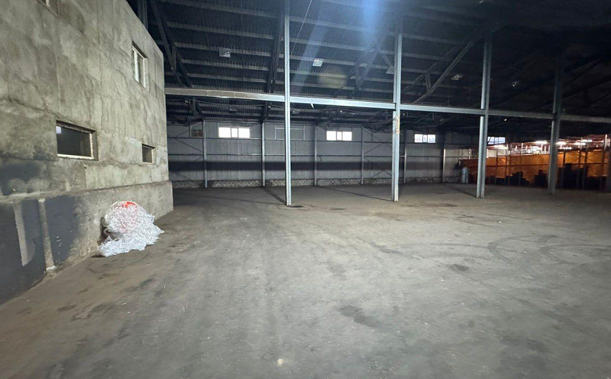 Сдам складское помещение,1200м2 фото