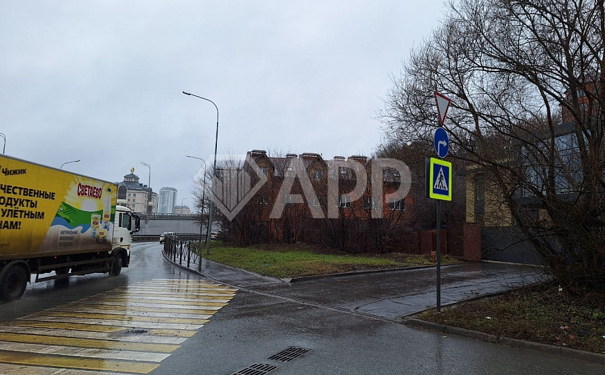 Сдам земельный участок в центре, 6,5соток. фото