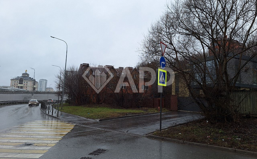 Сдам земельный участок в центре, 6,5соток. фото