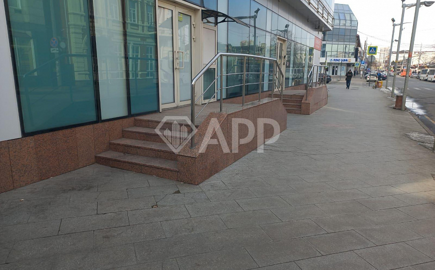 Сдаю помещение центр с ремонтом, 408 м² фото