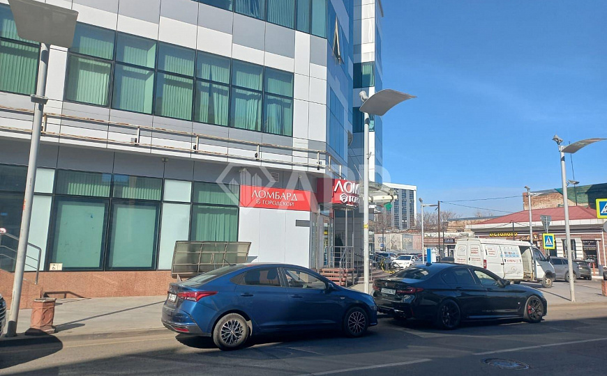 Сдаю помещение центр с ремонтом, 408 м² фото