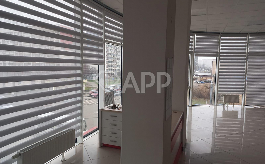 Сдаю коммерческое помещение в топовой локации фото