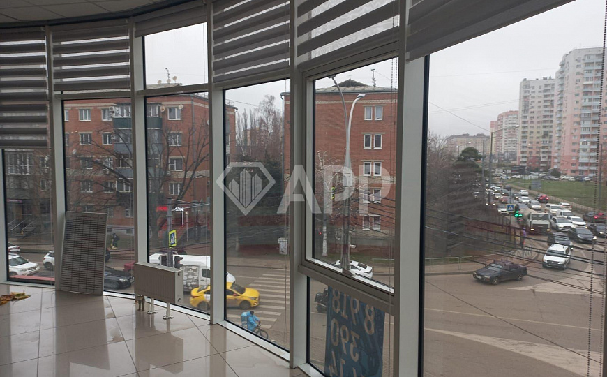 Сдаю коммерческое помещение в топовой локации фото