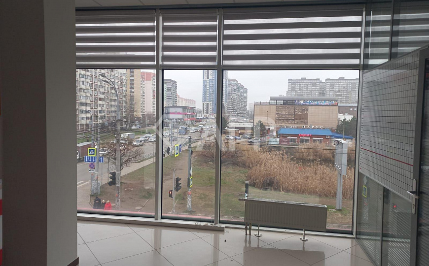 Сдаю коммерческое помещение в топовой локации фото