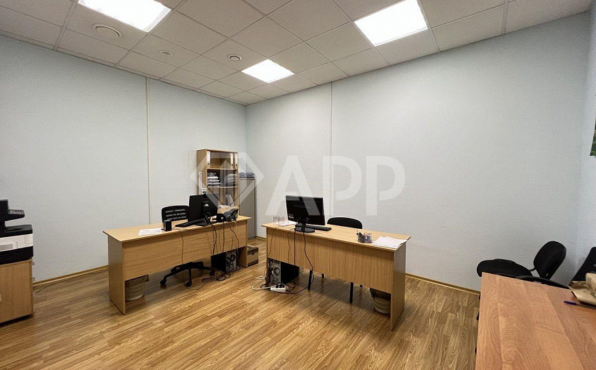 Сдаю офисное помещение, 24 м² с ремонтом на первой линии, район Баскетхолла фото