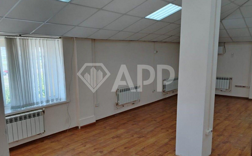 Сдаю офисное помещение, 24 м² с ремонтом на первой линии, район Баскетхолла фото