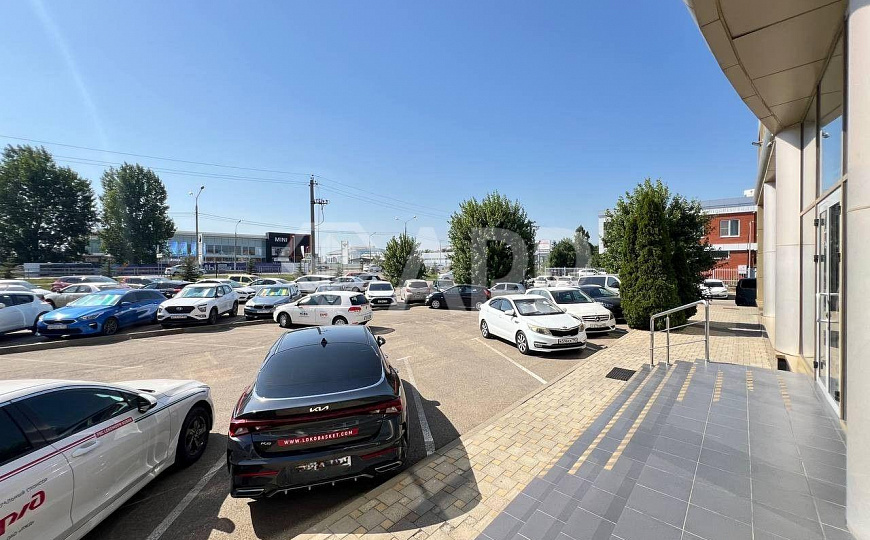 Сдаю офисное помещение, 24 м² с ремонтом на первой линии, район Баскетхолла фото