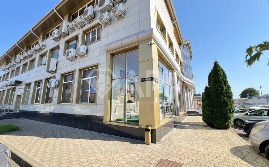 Сдаю офисное помещение, 24 м² с ремонтом на первой линии, район Баскетхолла фото