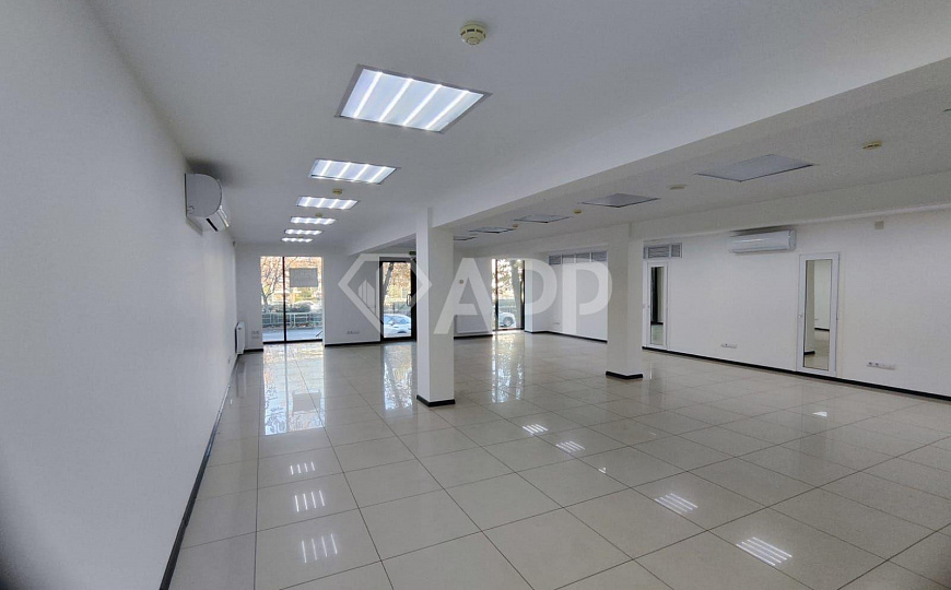 Сдаю 1 этаж 1 линия с ремонтом, 110 м²  фото