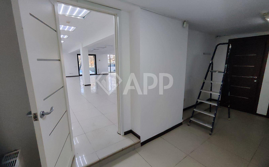 Сдаю 1 этаж 1 линия с ремонтом, 110 м²  фото