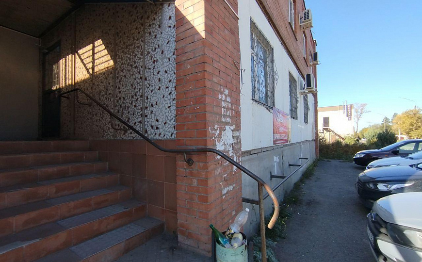 Помещения под магазин, офис 80 м2 фото