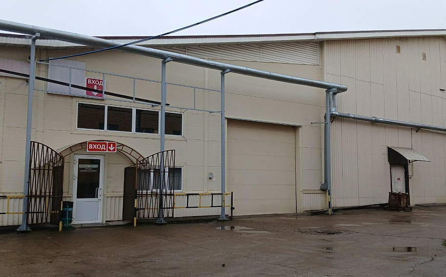 Теплый склад с воротами 295 м2 фото