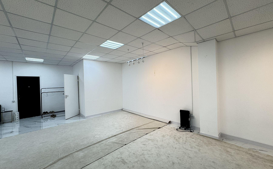 Офис 93,5 м2 в деловом центре с арендатором фото