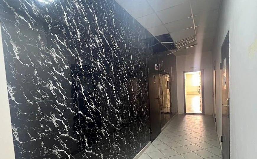 Офис 93,5 м2 в деловом центре с арендатором фото