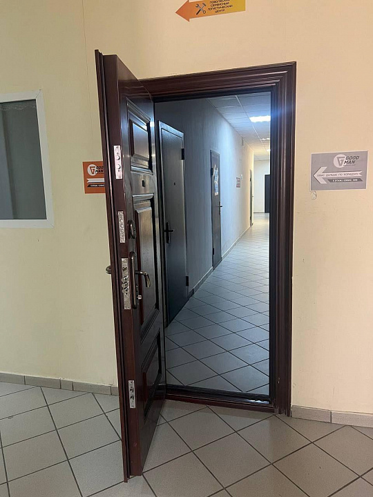 Офис 93,5 м2 в деловом центре с арендатором фото