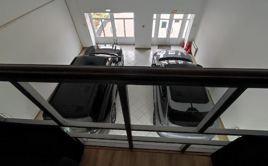 Автосалон, Офис,  Выставочный зал, 275 м2 фото