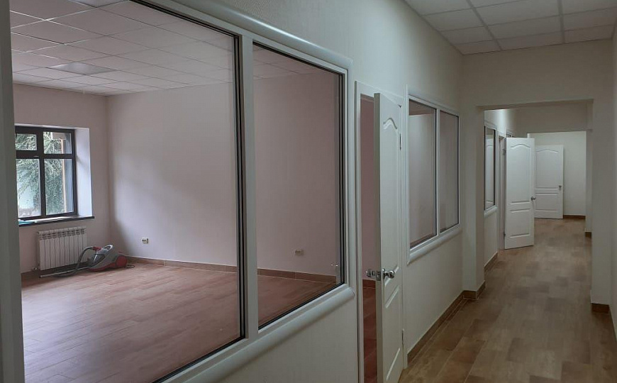 Автосалон, Офис,  Выставочный зал, 275 м2 фото