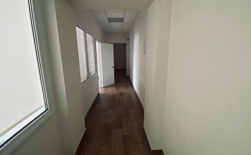 Автосалон, Офис,  Выставочный зал, 275 м2 фото