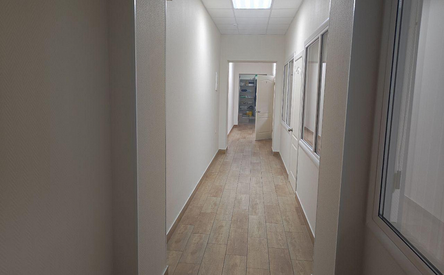 Автосалон, Офис,  Выставочный зал, 275 м2 фото