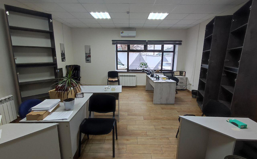 Автосалон, Офис,  Выставочный зал, 275 м2 фото