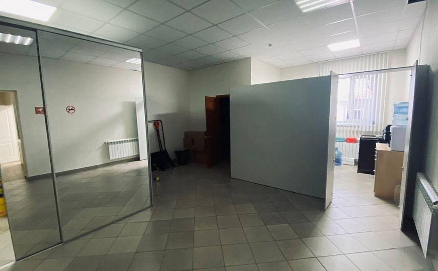 Автосалон, Офис,  Выставочный зал, 275 м2 фото