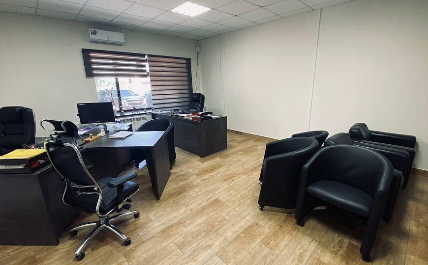 Автосалон, Офис,  Выставочный зал, 275 м2 фото