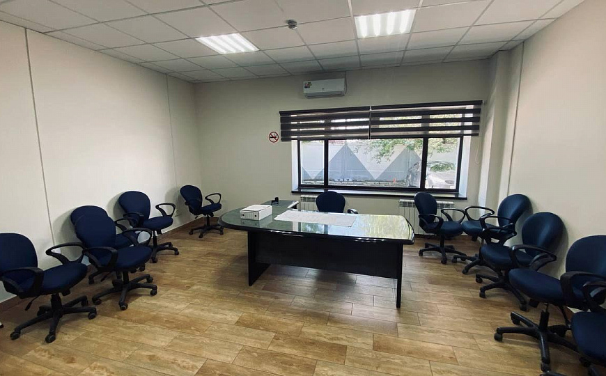 Автосалон, Офис,  Выставочный зал, 275 м2 фото