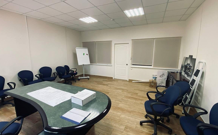 Автосалон, Офис,  Выставочный зал, 275 м2 фото