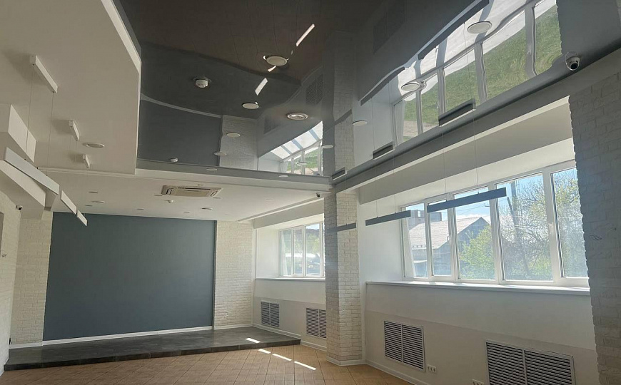 Аренда помещения свободного назначения 247,4 м2 около университета фото