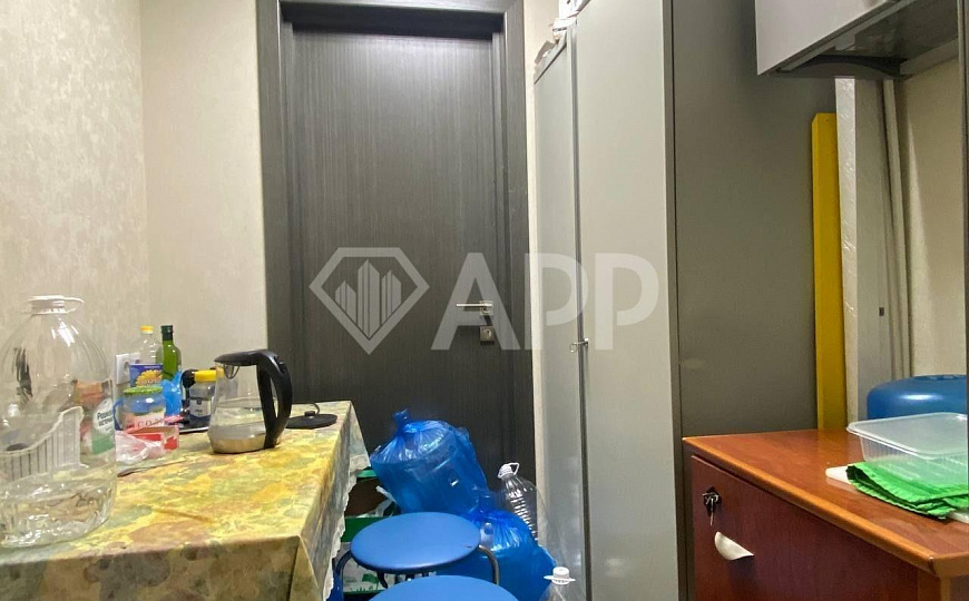 Помещение с панорамным окнами в центре, 138м² фото