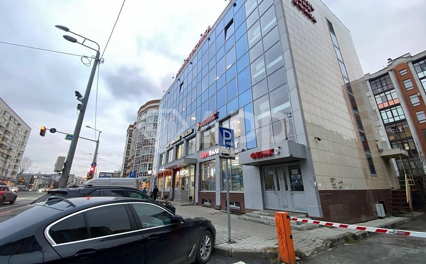 Помещение с панорамным окнами в центре, 138м² фото