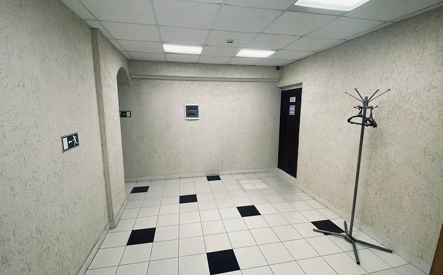 Офис 170 м2 + Теплый склад 230 м2 фото