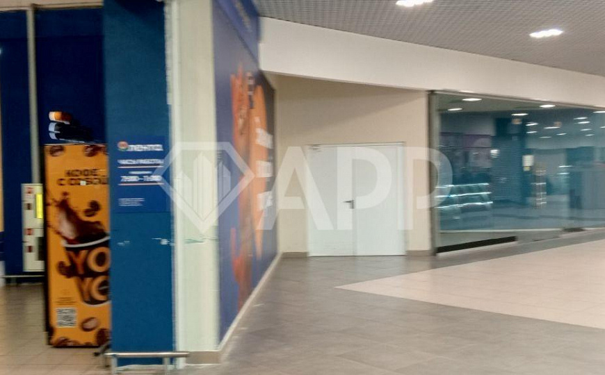 Торговое помещение на выходе из Ленты фото