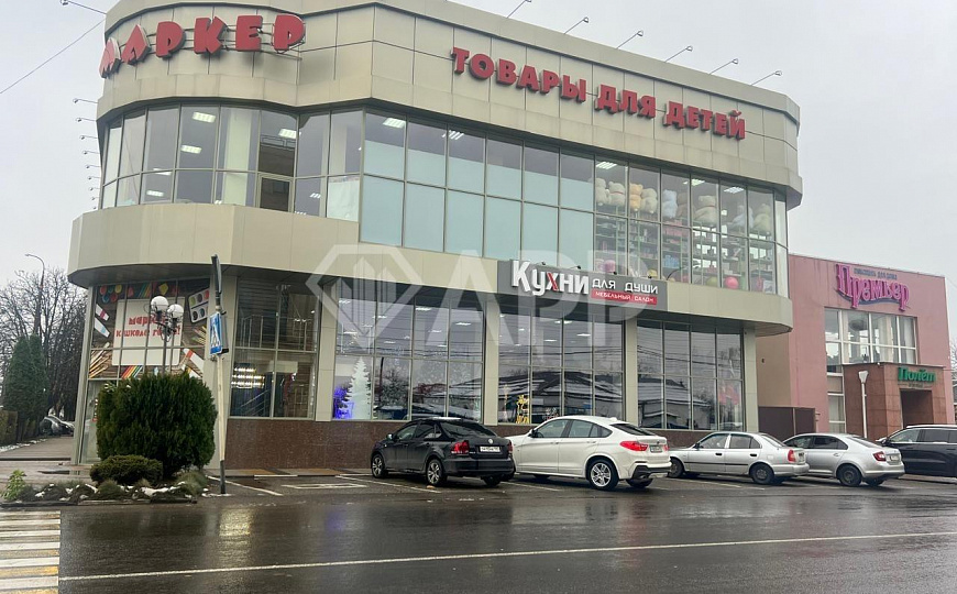 Сдам торговое помещение, 600 м² фото