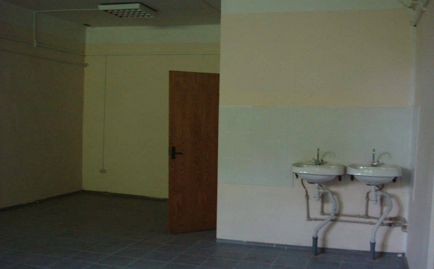 Производственное помещение с землей фото