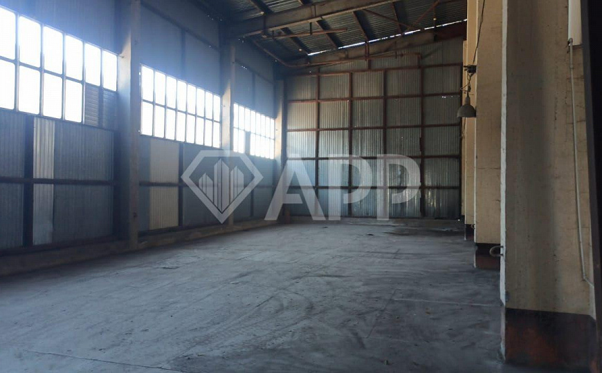 Сдаю складское помещение, 593 м² фото