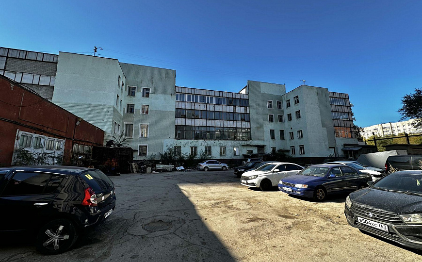 Продажа здания 5164.9 м2 с земельным участком 2328 м2  на 1 линии ул.Антонова-Овсеенко фото