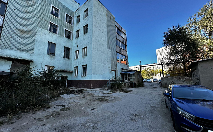 Продажа здания 5164.9 м2 с земельным участком 2328 м2  на 1 линии ул.Антонова-Овсеенко фото