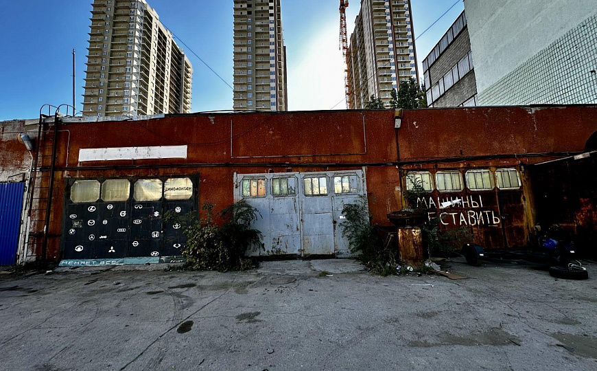 Продажа здания 5164.9 м2 с земельным участком 2328 м2  на 1 линии ул.Антонова-Овсеенко фото