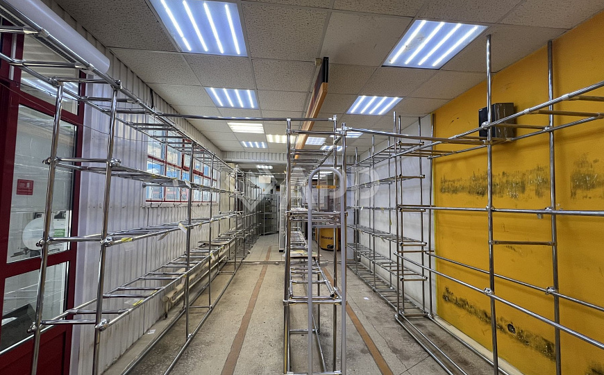 Здание на трафике, 267,7 м² фото