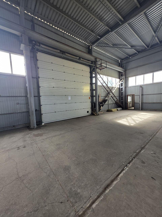 Аренда склада с кран балкой фото
