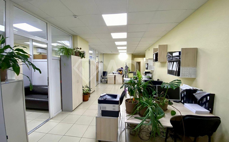 Помещение свободной планировки в центре, 133м² фото